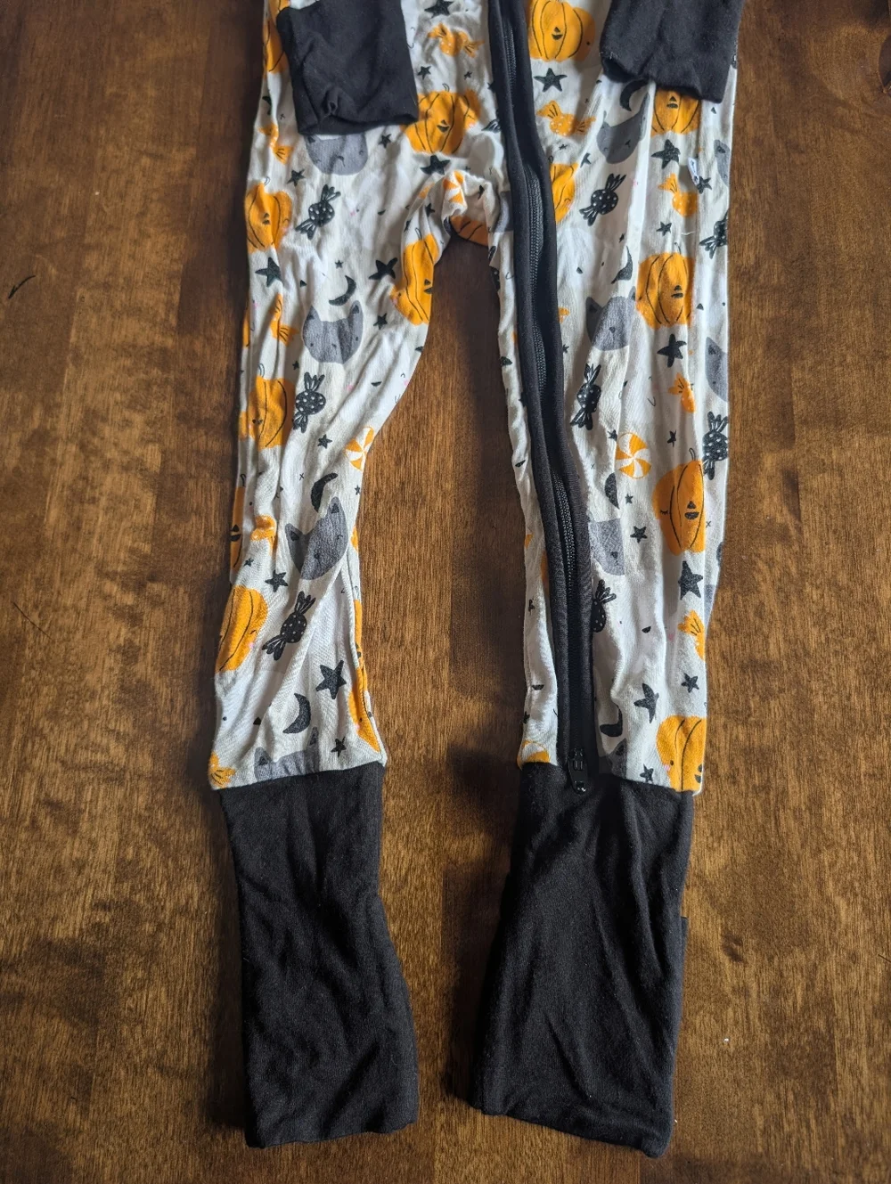 Little Sleepies " Boo Crew" Convertible Zippy/ 2T - Picture 4 of 5